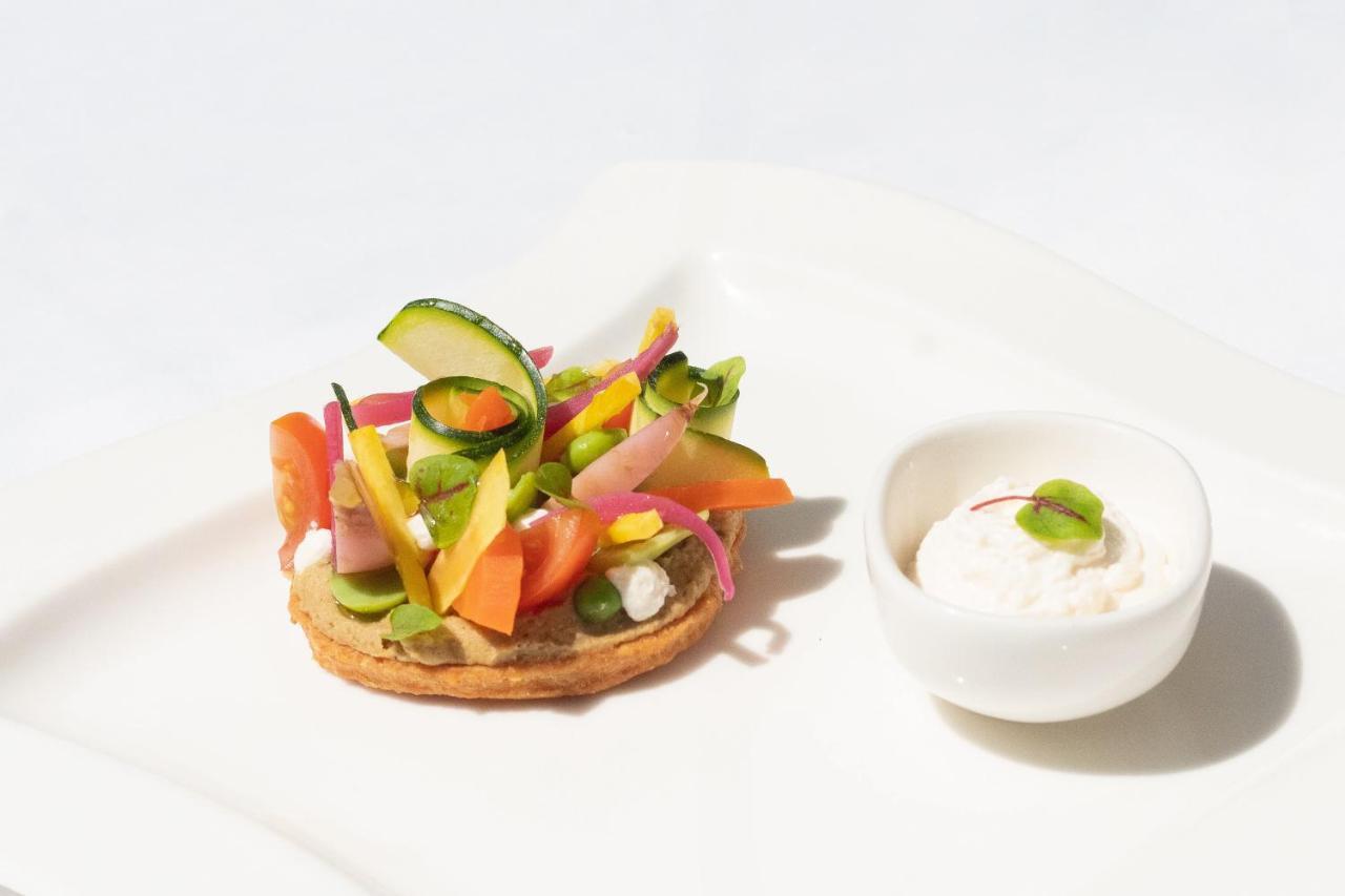 Logis Hotel & Restaurant Du Sauvage La Ferté-Gaucher 外观 照片