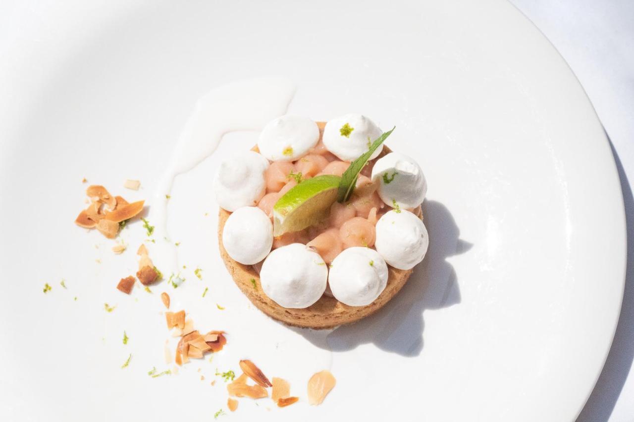 Logis Hotel & Restaurant Du Sauvage La Ferté-Gaucher 外观 照片