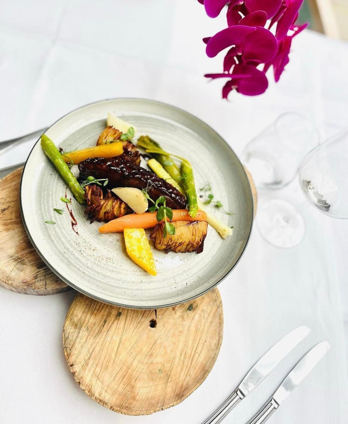 Logis Hotel & Restaurant Du Sauvage La Ferté-Gaucher 外观 照片