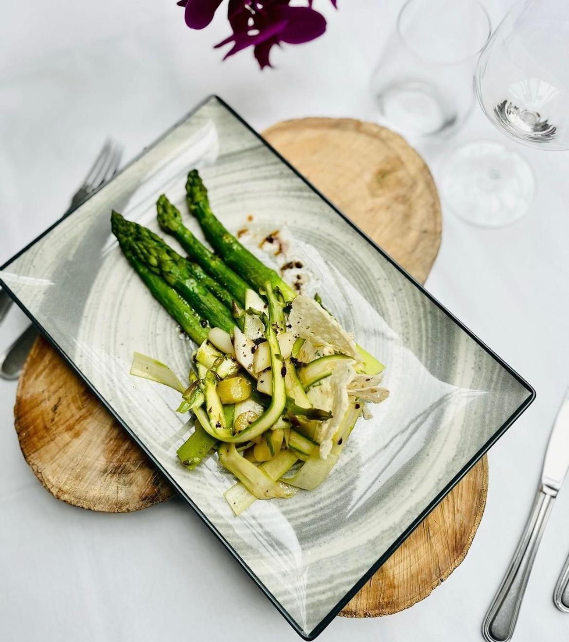 Logis Hotel & Restaurant Du Sauvage La Ferté-Gaucher 外观 照片